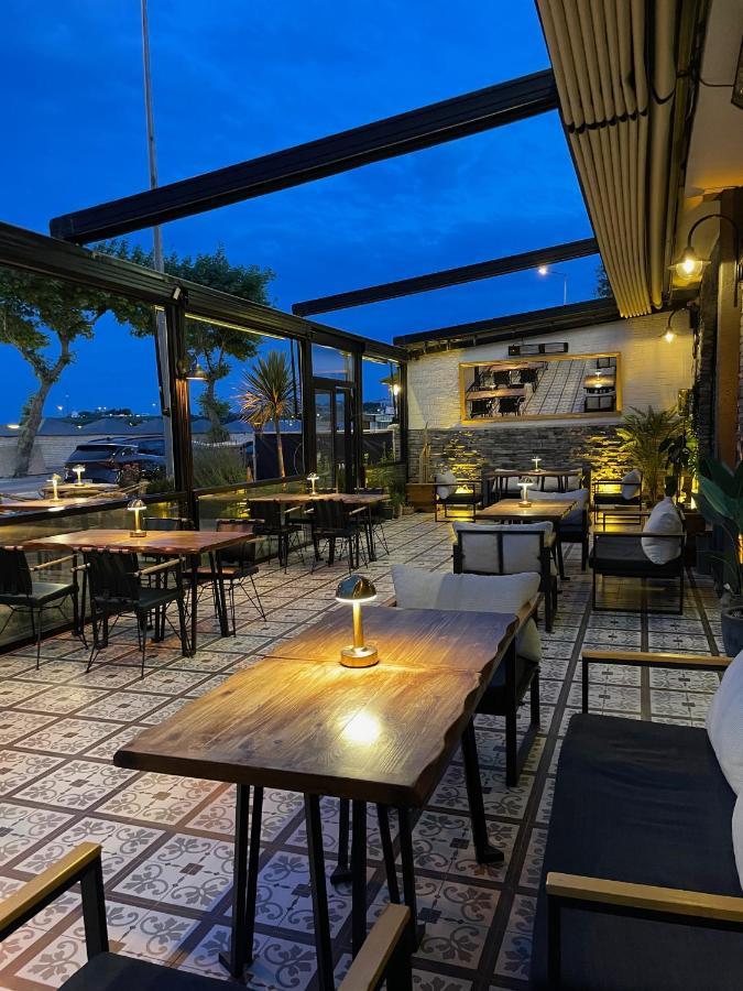 8 Rooms Hotel เกลีโบลู ภายนอก รูปภาพ
