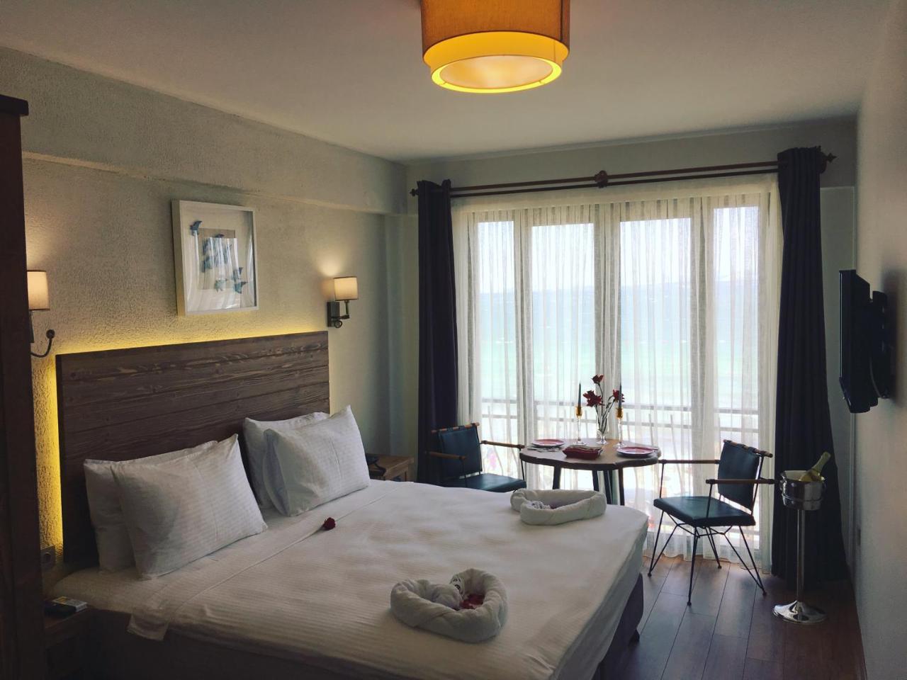 8 Rooms Hotel เกลีโบลู ภายนอก รูปภาพ