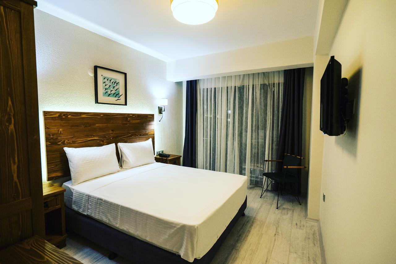 8 Rooms Hotel เกลีโบลู ภายนอก รูปภาพ