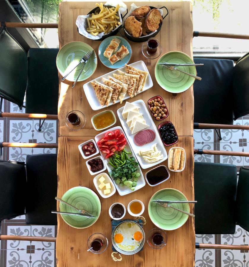 8 Rooms Hotel เกลีโบลู ภายนอก รูปภาพ