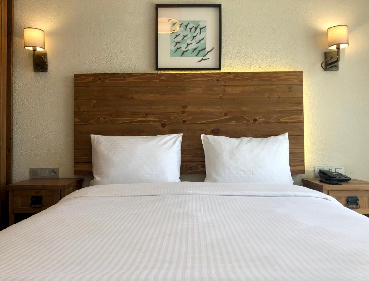 8 Rooms Hotel เกลีโบลู ภายนอก รูปภาพ